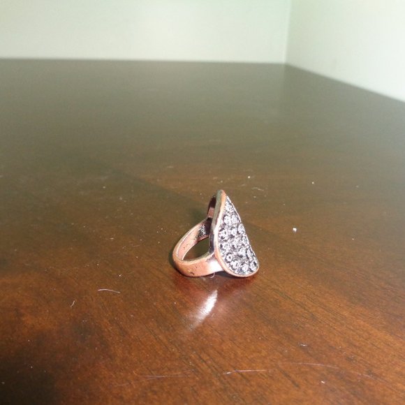 Black oval ring- costume jewelry - Picture 3 of 10